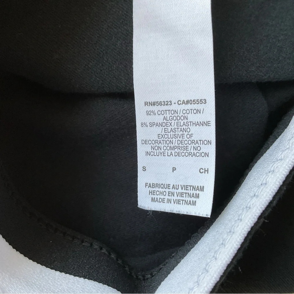 Nike Spell‎ Out Cropped Legging Pants Size Small